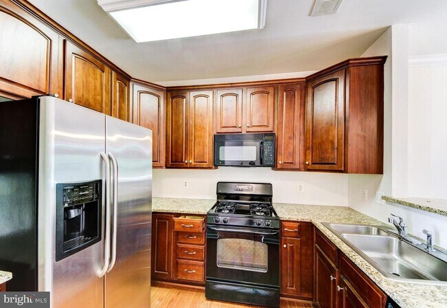 Foto del edificio - 20385 Belmont Park Terrace
