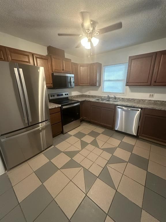 Building Photo - 2818 College Park Dr