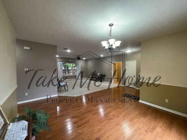 Foto del edificio - 4 Bedroom Home in Kickapoo District!