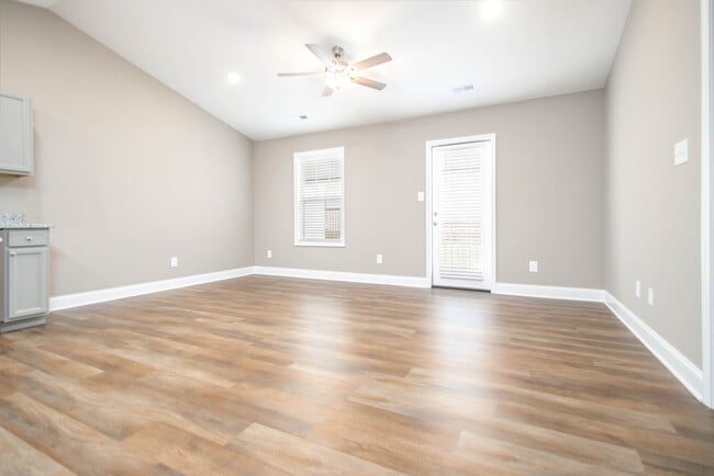 Photo - 7316 Woodpecker Wy Apartment