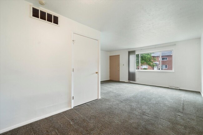 Foto del edificio - 4936 Caroline Dr