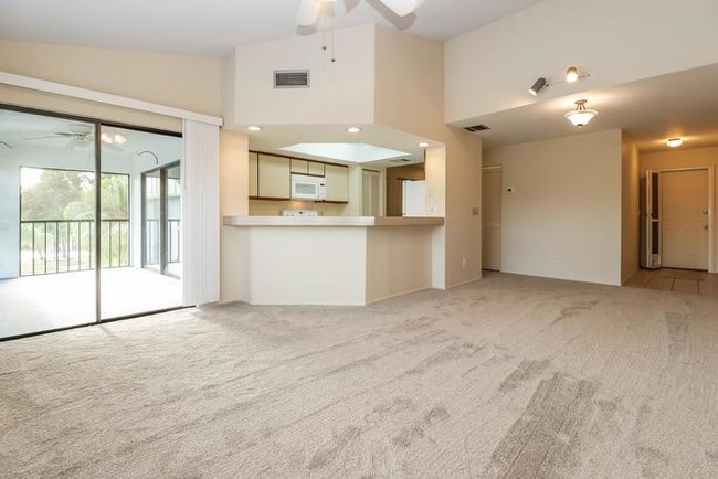 Foto del edificio - SPACIOUS 2/2 CONDO IN GREENGATE!