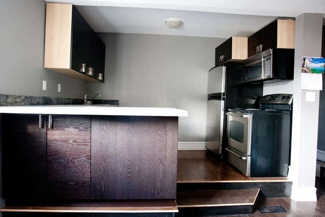 Building Photo - 394 Alfred