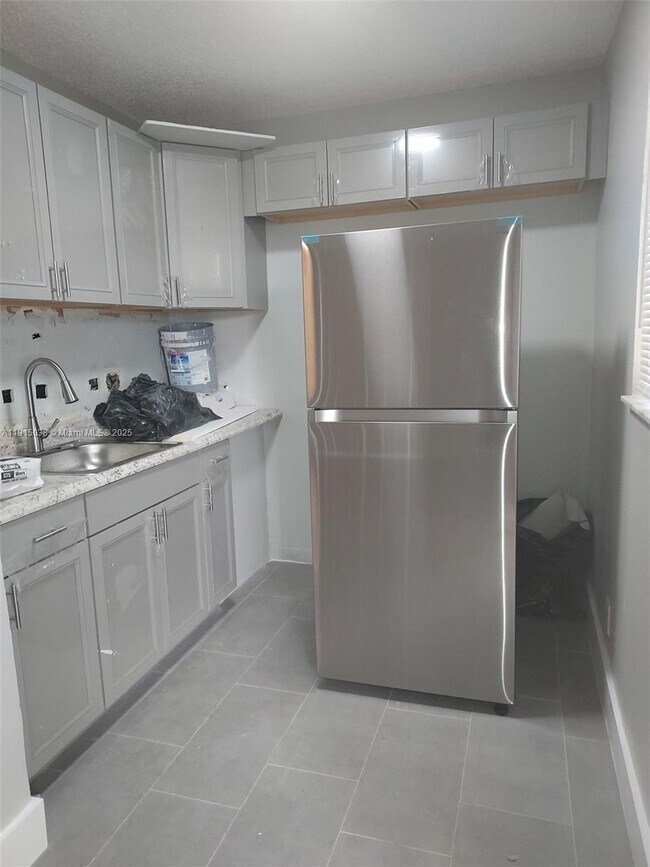 Foto del edificio - 808 SW 14th Terrace