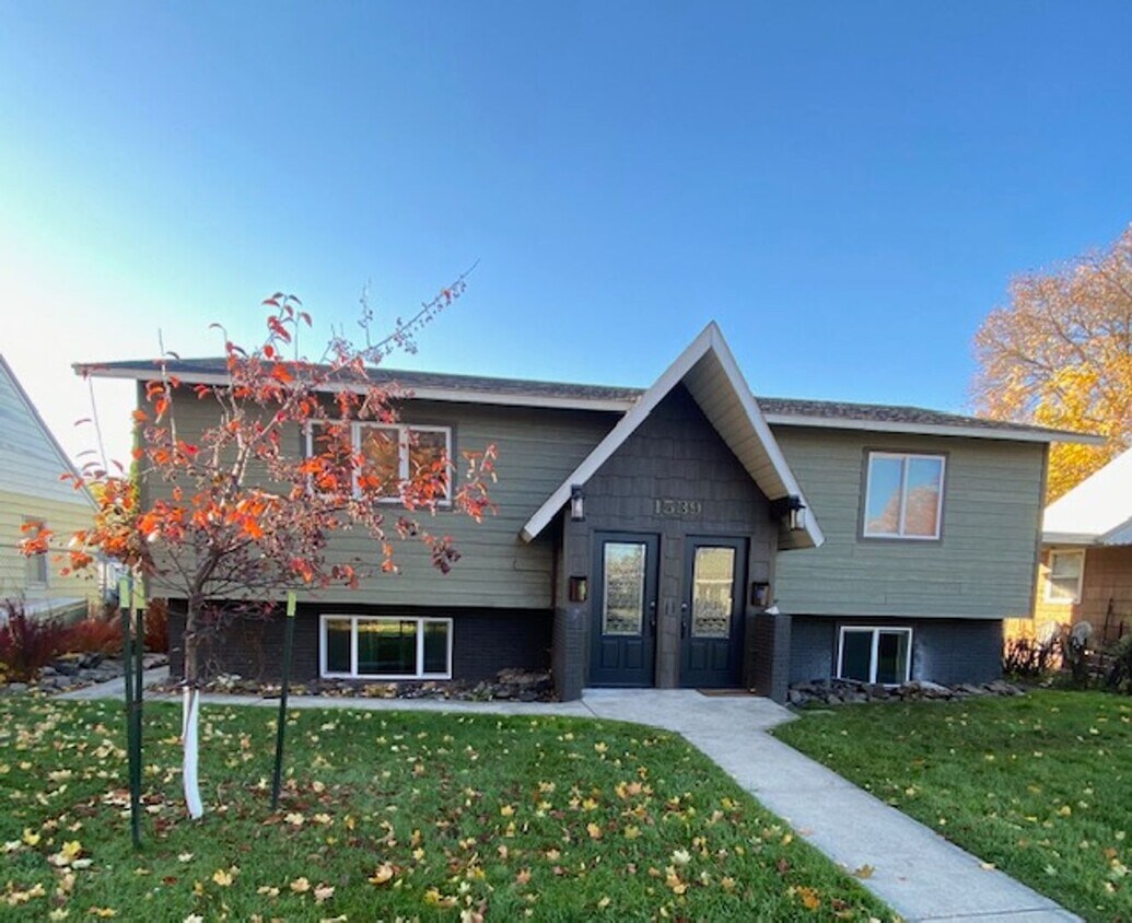 1539 S 9th St W Unit B, Missoula, MT 59801 Room for Rent in Missoula
