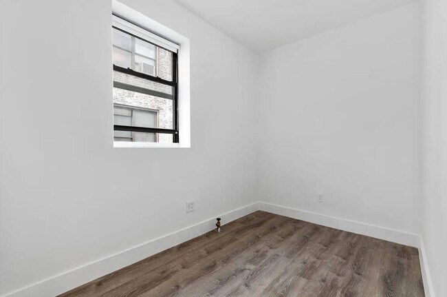 Building Photo - 30-44-44 32nd St