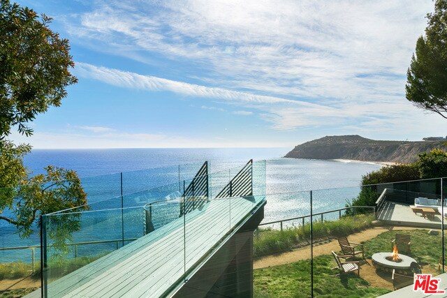 Primary Photo - 28936 Cliffside Dr