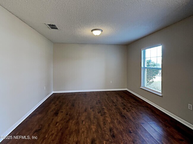 Foto del edificio - 5596 Ashleigh Park Dr