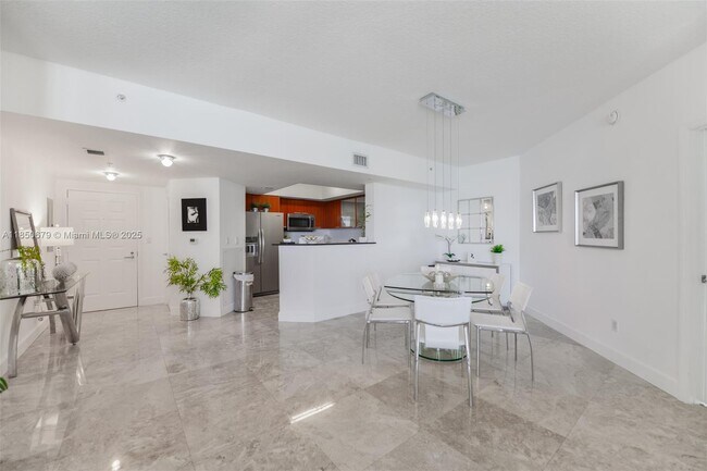 Foto del edificio - 16699 Collins Ave