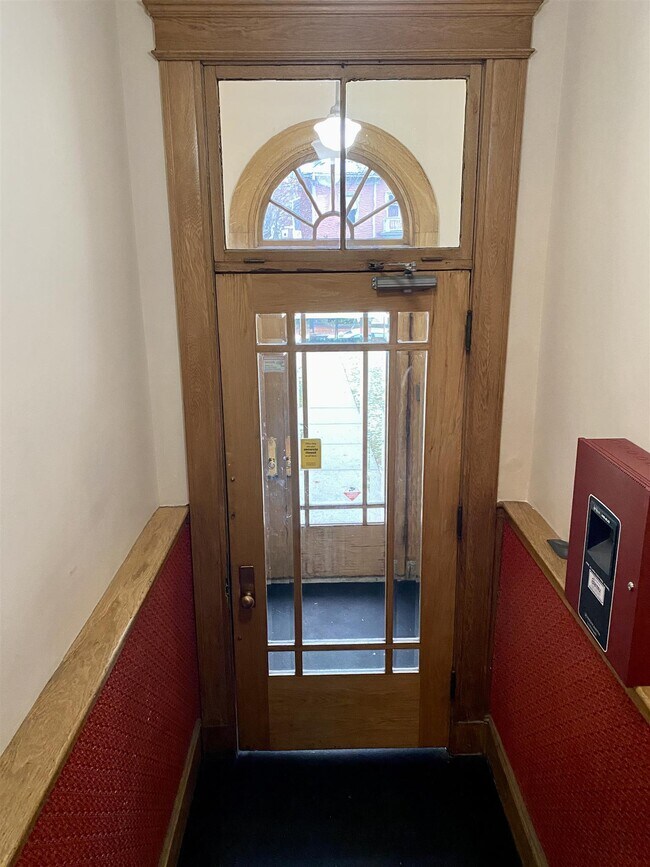 Building Photo - 331 Harvard St