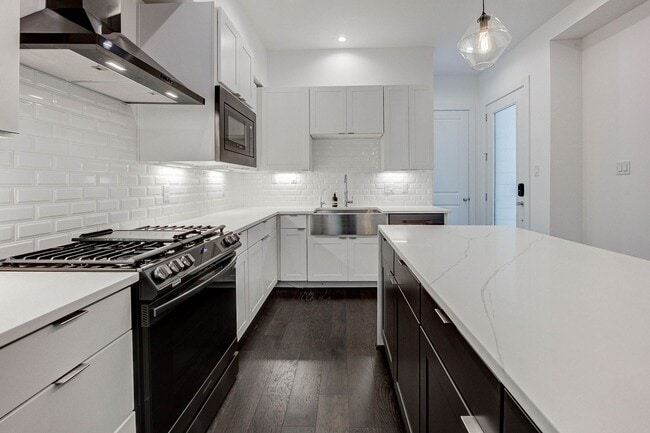 Building Photo - 3 Bedroom Home in the Galleria