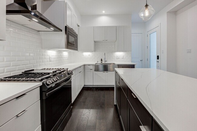 Foto del edificio - 3 Bedroom Home in the Galleria
