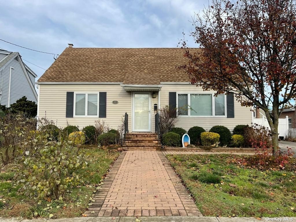 92 Healy Ave, Inwood, NY 11096 House Rental in Inwood, NY