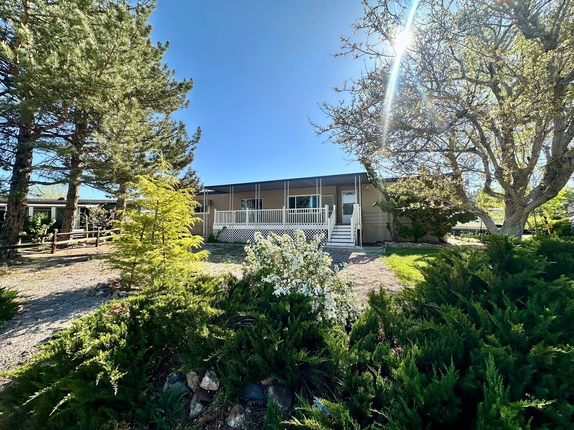 Primary Photo - 16300 Rhyolite Cir