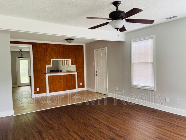 Foto del edificio - 3867 Macon Rd