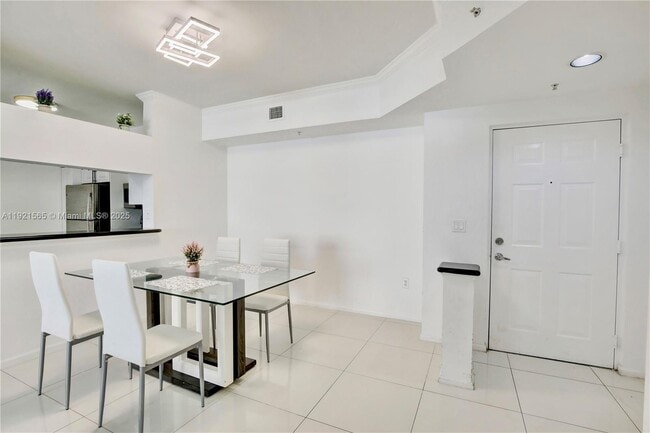 Foto del edificio - 17100 N Bay Rd