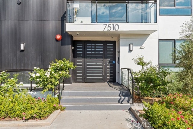 Foto del edificio - 7510 Sepulveda Blvd