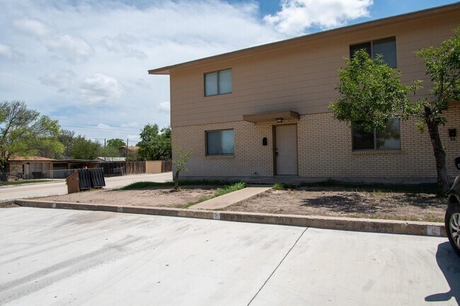 Building Photo - 1309 Ave P