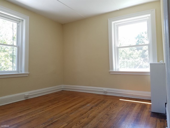 Building Photo - 1 br, 1 bath Apartment - 285 Edgewood Ave b2