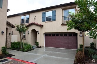 Building Photo - 507 Moonlight Dr