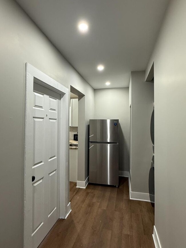 Building Photo - 442 Hudson Ave