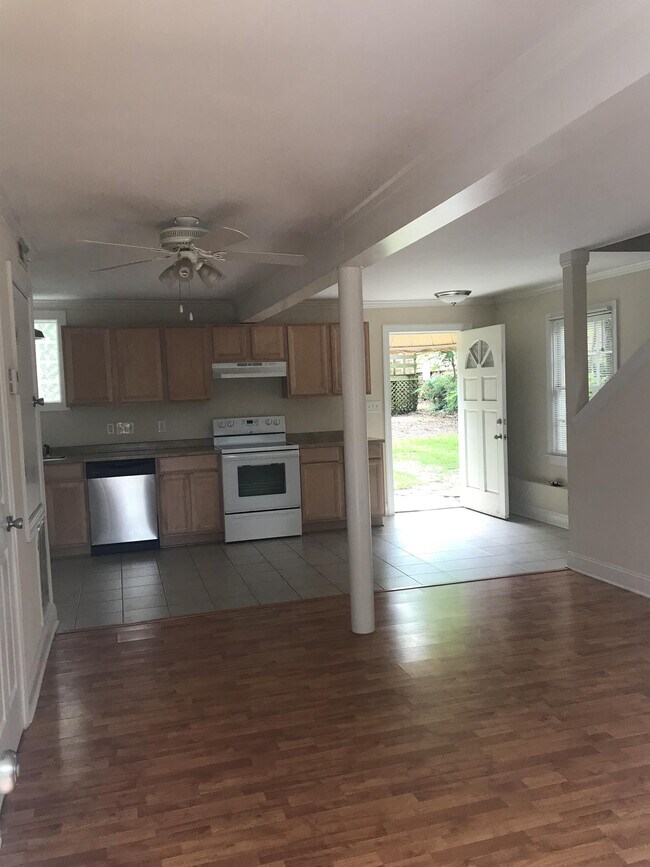 Foto del edificio - 1529 Thomas Ave