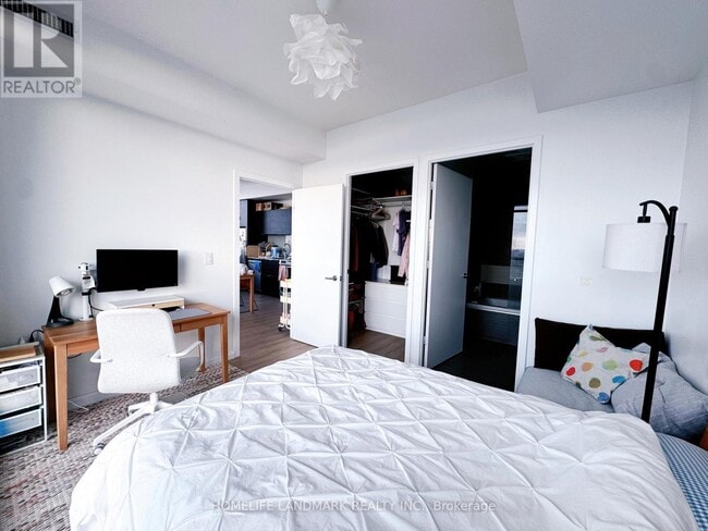 Building Photo - 8 Charlotte St