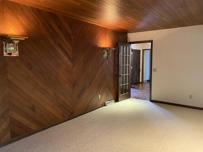 Building Photo - 16440 Quartz St NW