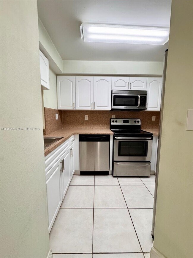 Foto del edificio - 8255 SW 152nd Ave