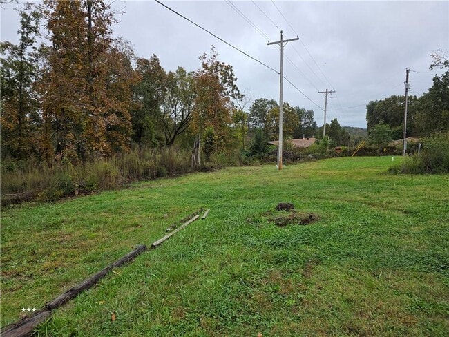 Foto del edificio - 3300 Blue Hill Rd