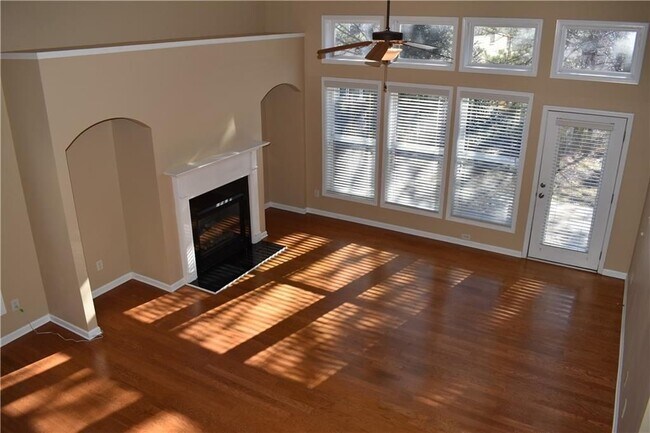 Foto del edificio - 2320 Harvest Ridge Cir NE