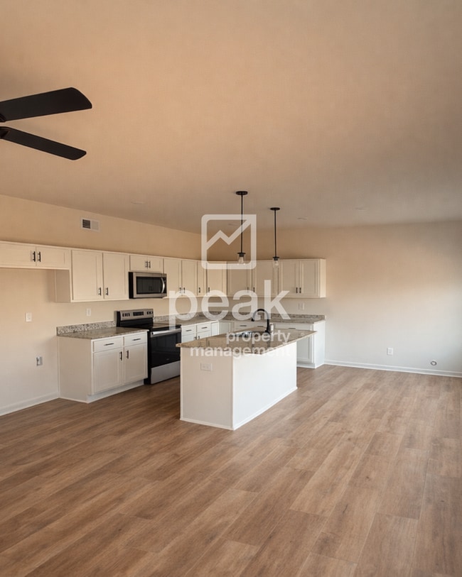 Building Photo - $1850! 3 Bed,2 Bath in Pleasant Grove AL! Brand New Construction!