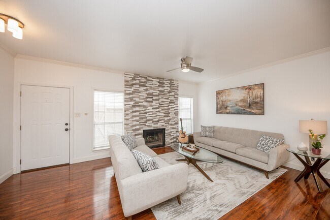 Foto del edificio - 2842 Holly Hall St