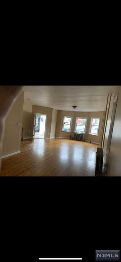 Foto principal - 711 Columbia Ave