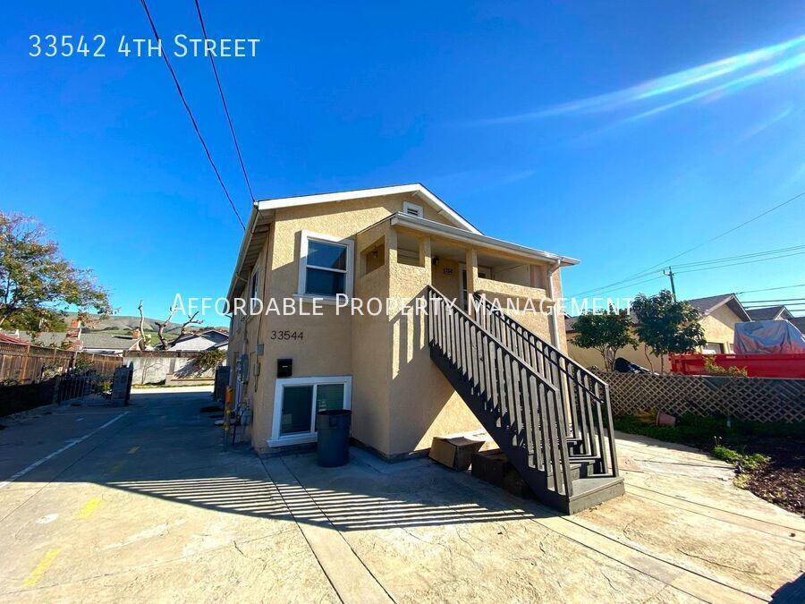 Foto principal - 33542 4th St