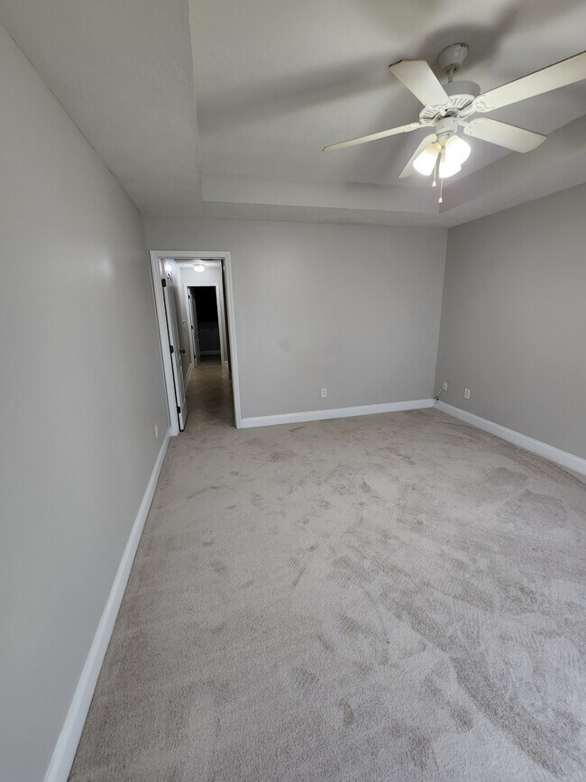 Building Photo - 803 Landing Dr