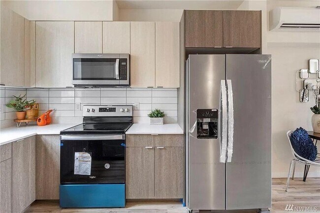 Foto del edificio - 1408 N 95th St