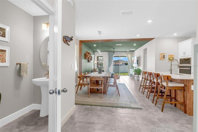 Building Photo - 2019 Sunshine Peak Dr