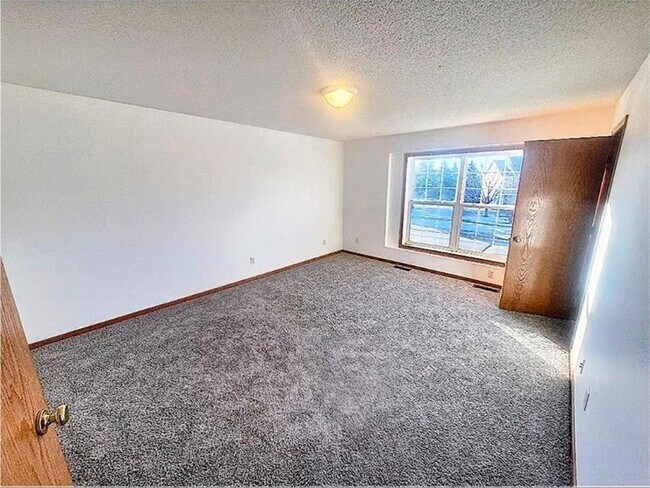 Foto del edificio - 6406-6157 157th St W