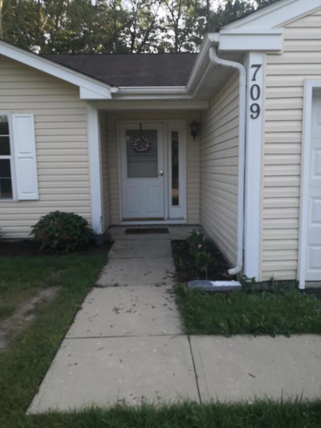 Foto del edificio - 709 Dartmouth Dr