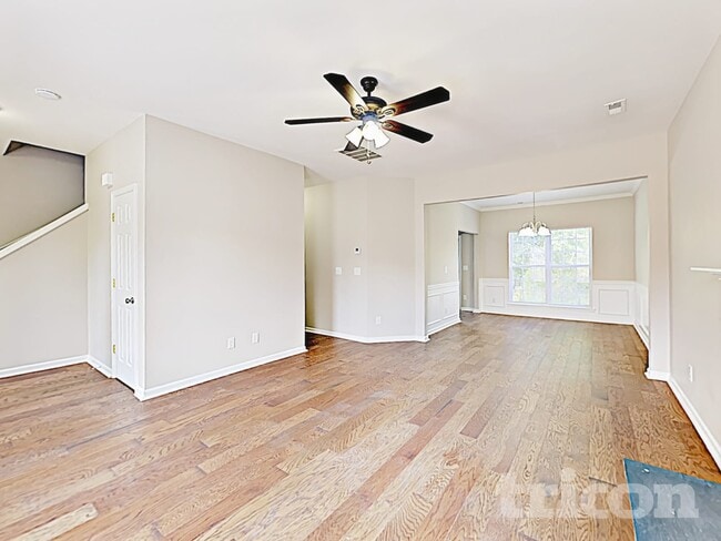 Building Photo - 8716 Rozumny Dr