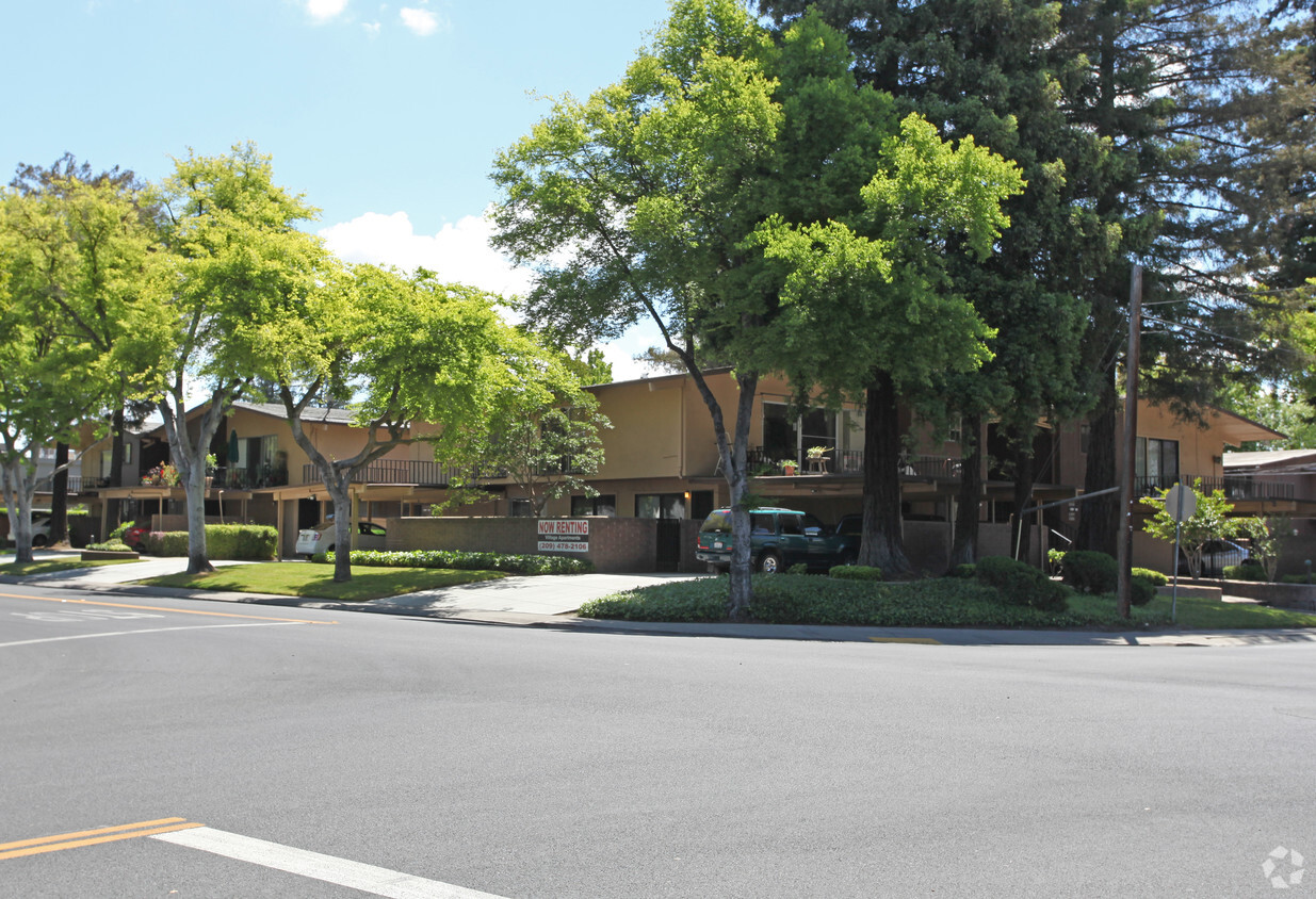 Primary Photo - Village Apartments