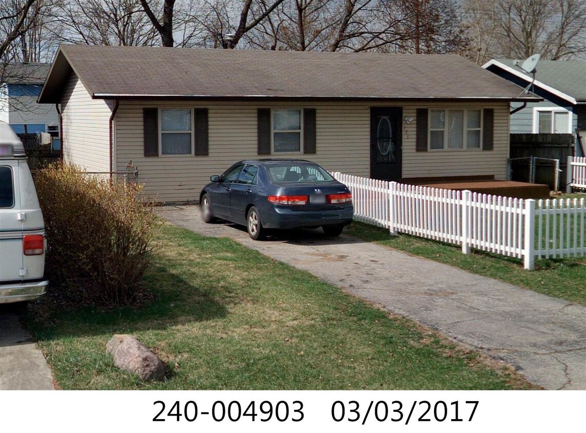 125 Evergreen Terrace, Columbus, OH 43228 House Rental in Columbus