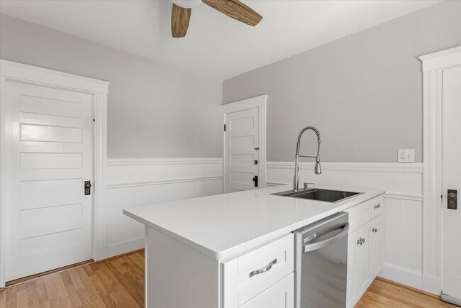 Foto del edificio - 452 Quarry St