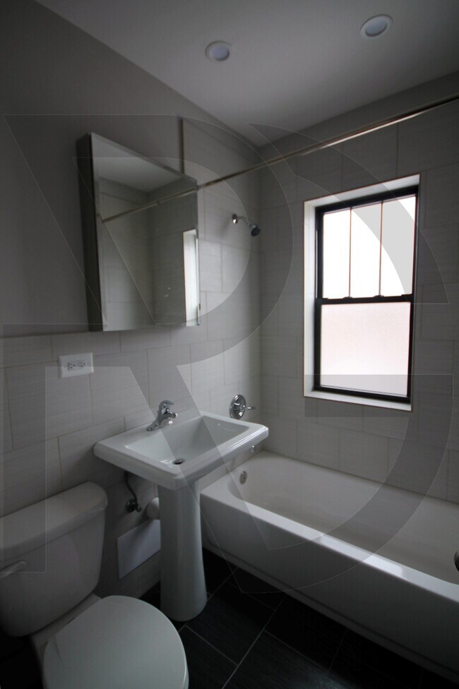 Foto del edificio - 4600 N Winchester Ave