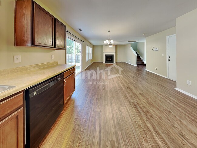 Foto del edificio - 503 Ravenstone Ln
