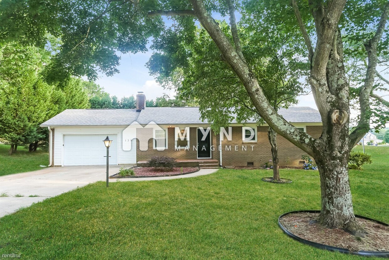 Primary Photo - 3 br, 2 bath House - 139 Edgeway Rd