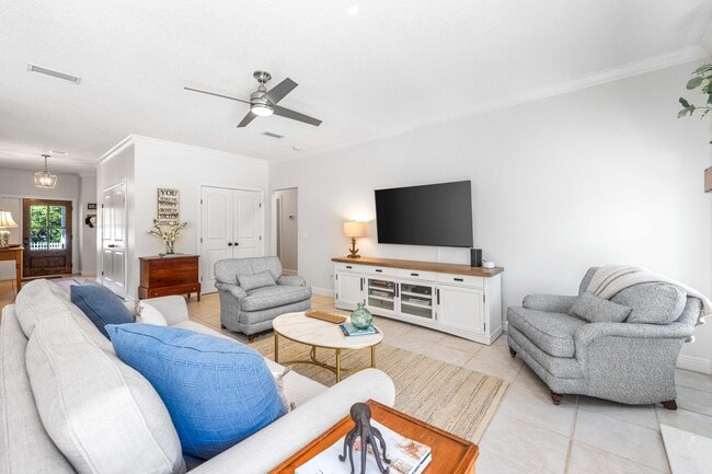 Building Photo - 220 Seabreeze Cir