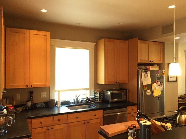 Kitchen - 31 Conway St