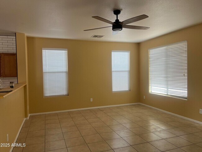 Building Photo - 3915 E Morelos St